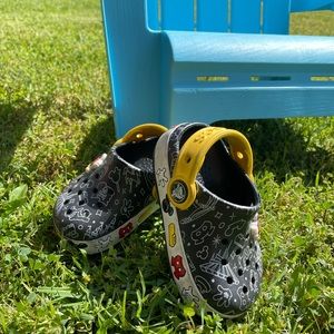 Crocs toddlers size 4 black Mickey from Disneyland resort California
